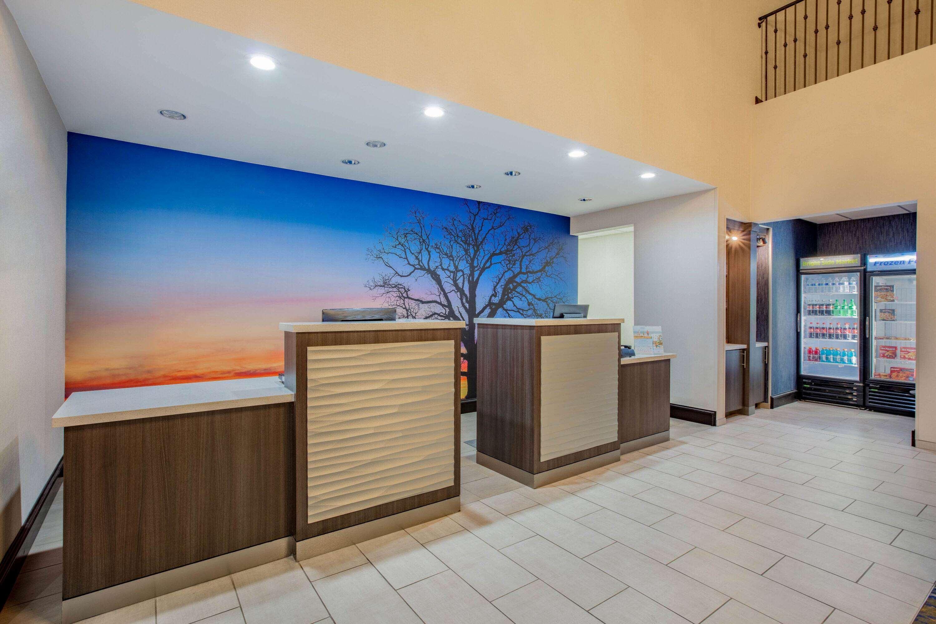 La Quinta By Wyndham Hotel